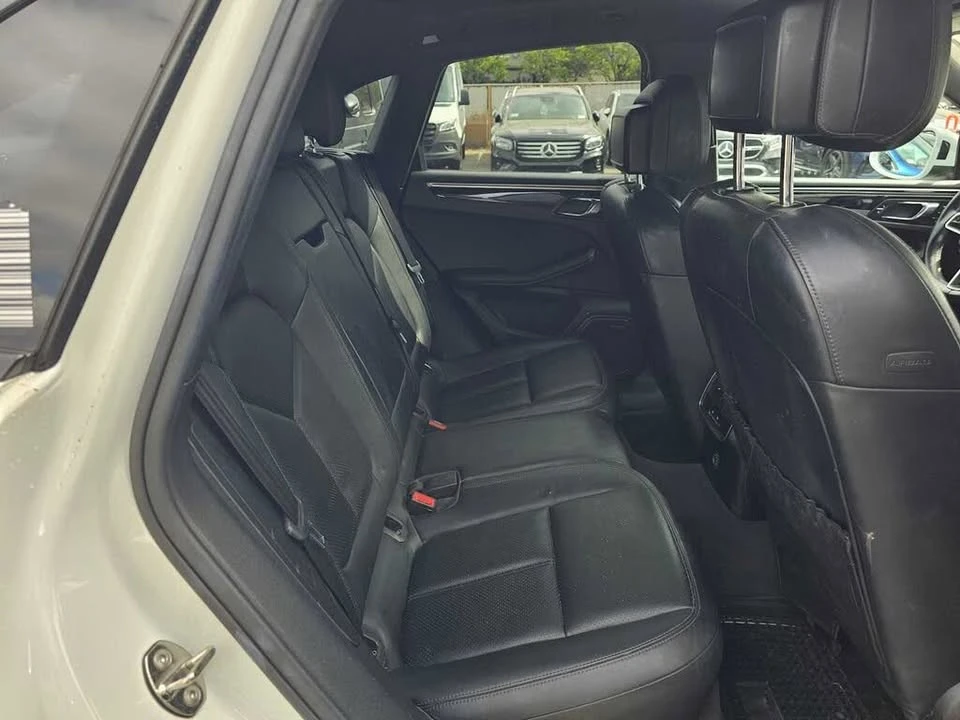 2017 Porsche Macan - Image 12 of 20