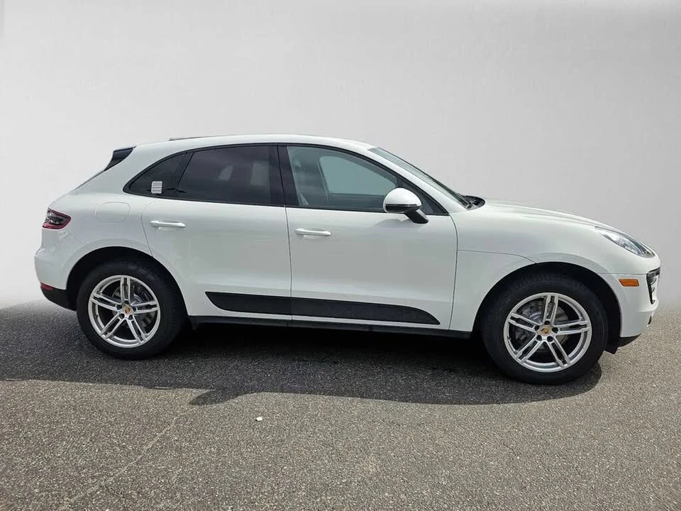 2017 Porsche Macan - Image 2 of 20