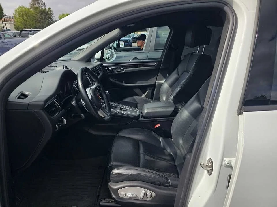2017 Porsche Macan - Image 19 of 20