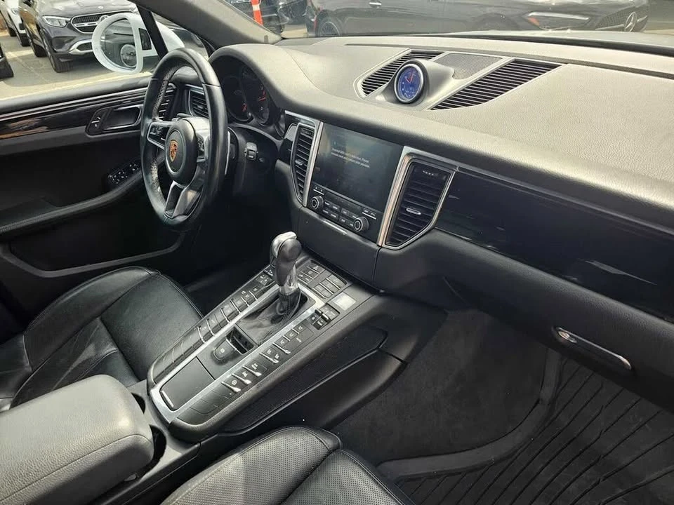 2017 Porsche Macan - Image 11 of 20