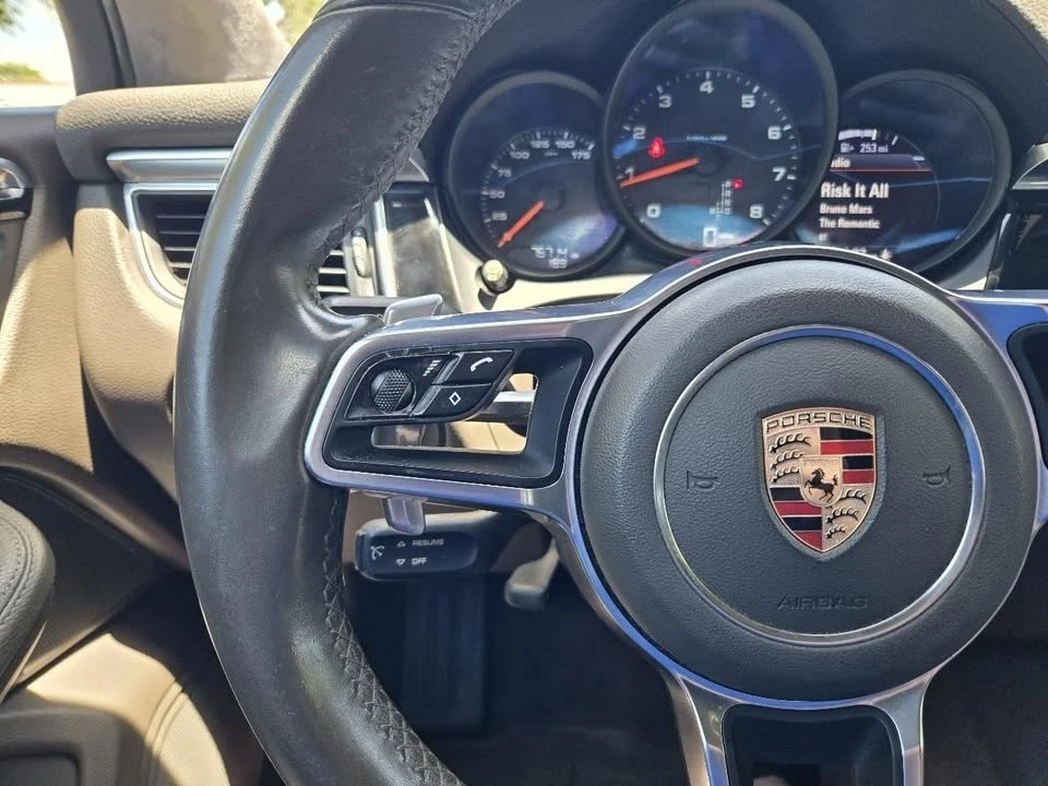 2017 Porsche Macan - Image 19 of 20