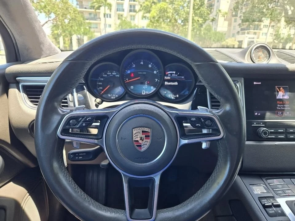 2017 Porsche Macan - Image 12 of 20