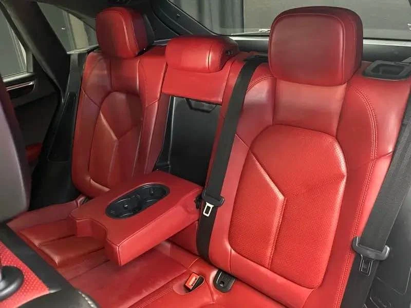 2017 Porsche Macan - Image 10 of 17