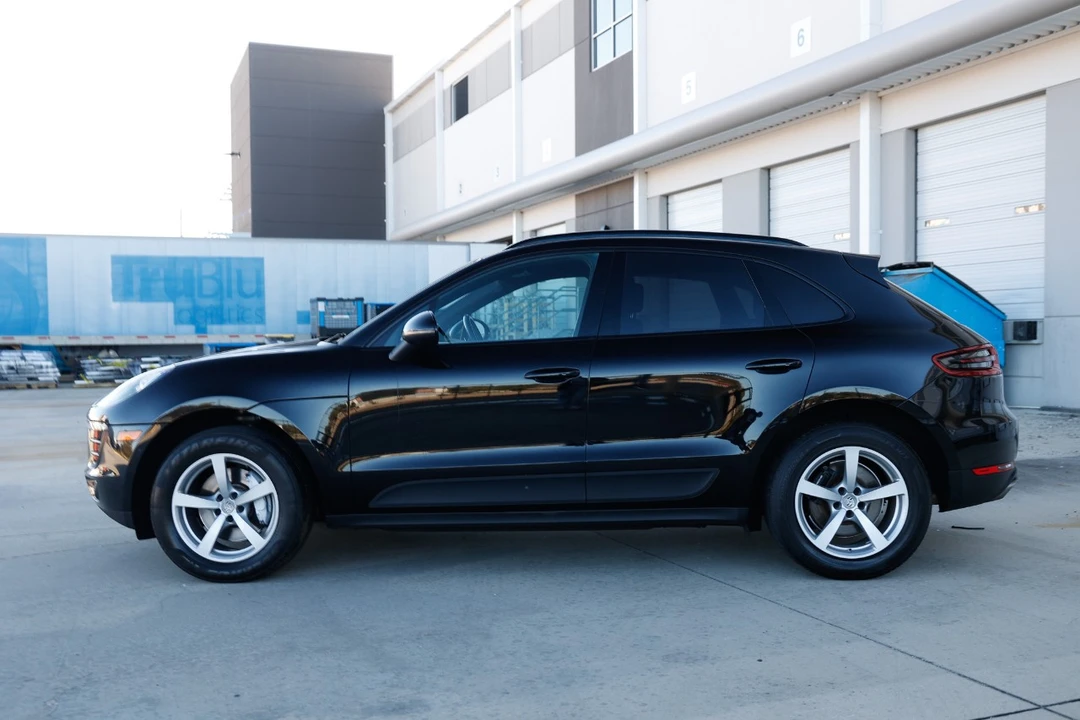 2017 Porsche Macan - Image 2 of 12