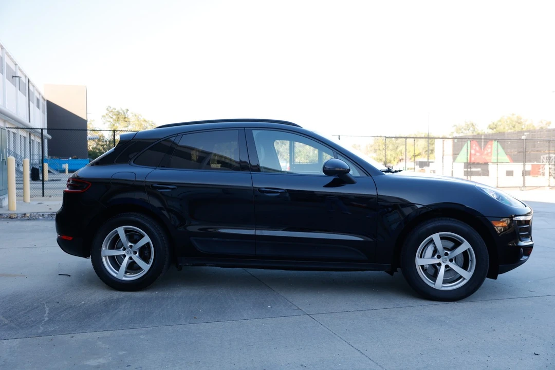 2017 Porsche Macan - Image 11 of 12