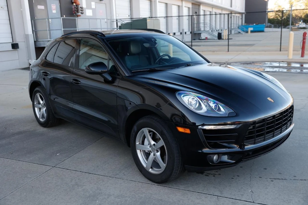 2017 Porsche Macan - Image 13 of 21