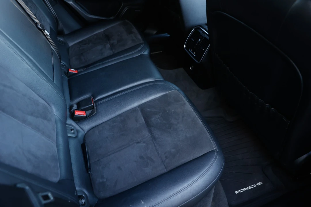 2017 Porsche Macan - Image 12 of 12