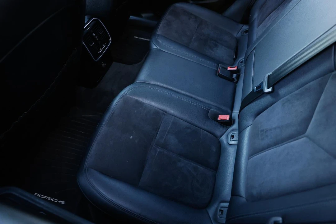 2017 Porsche Macan - Image 10 of 21