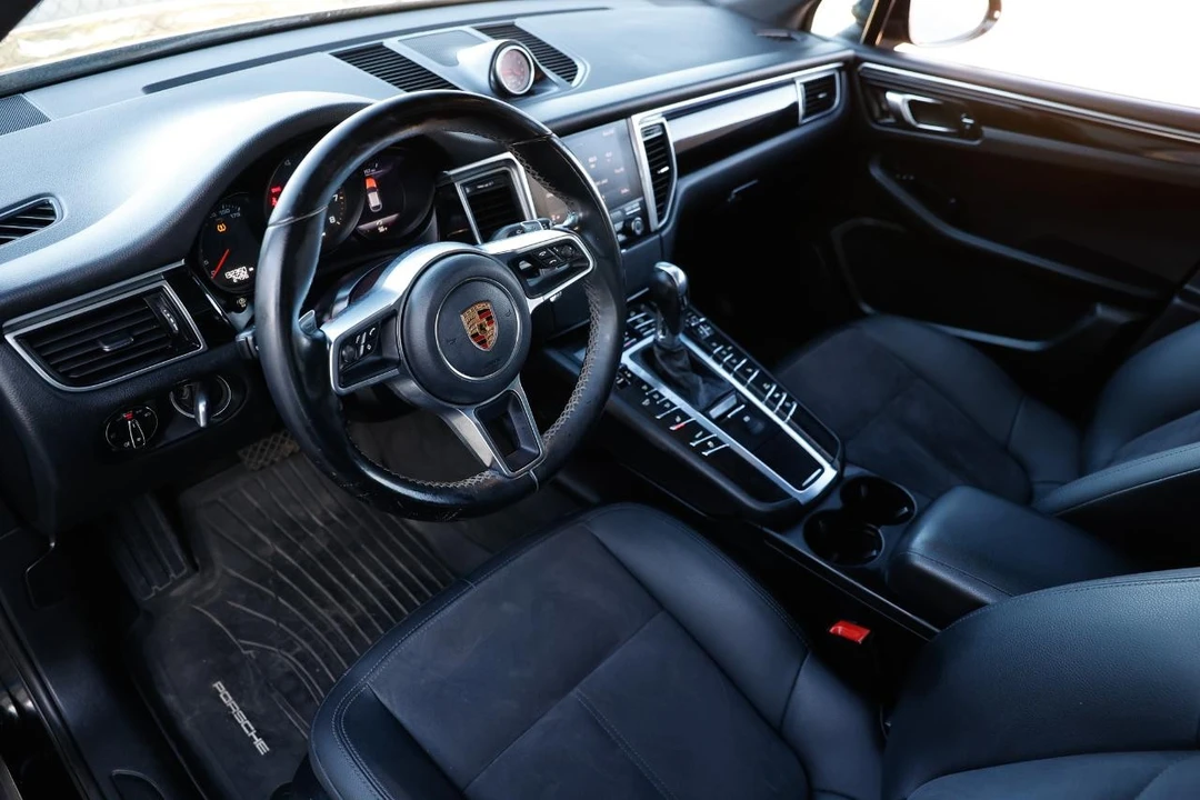 2017 Porsche Macan - Image 3 of 21