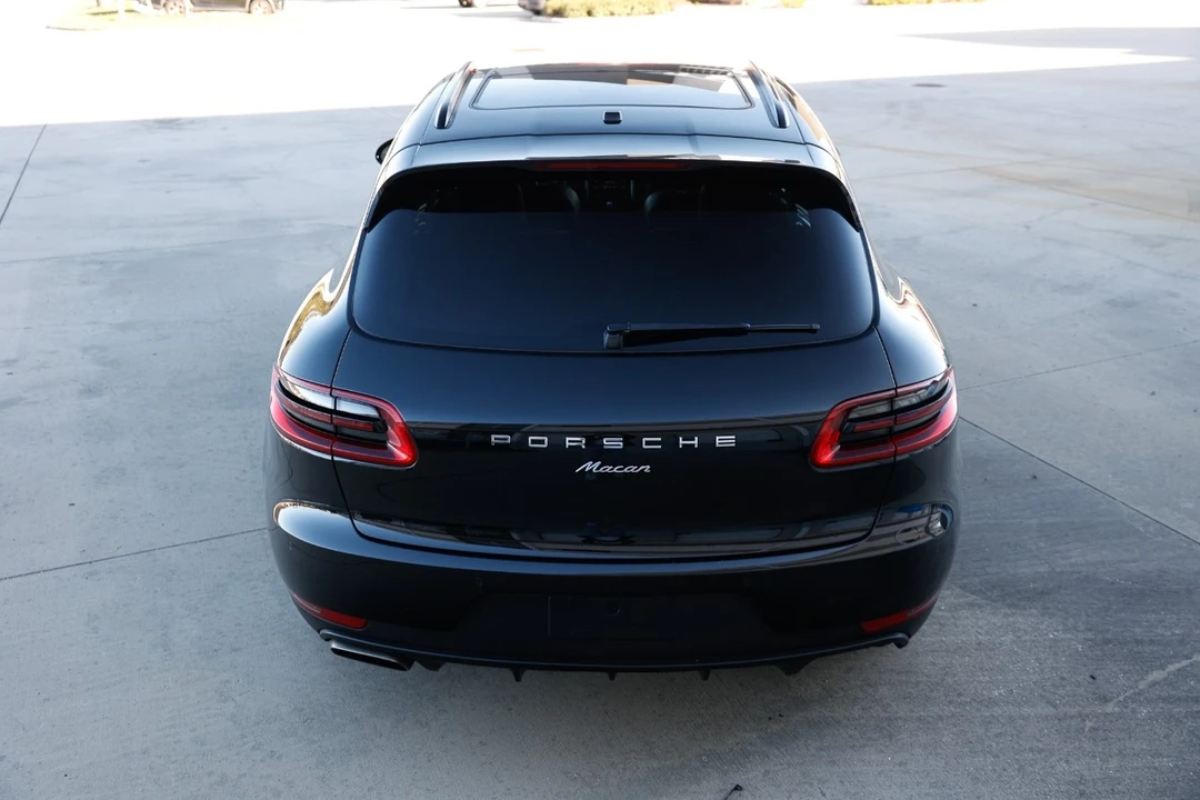2017 Porsche Macan - Image 8 of 12