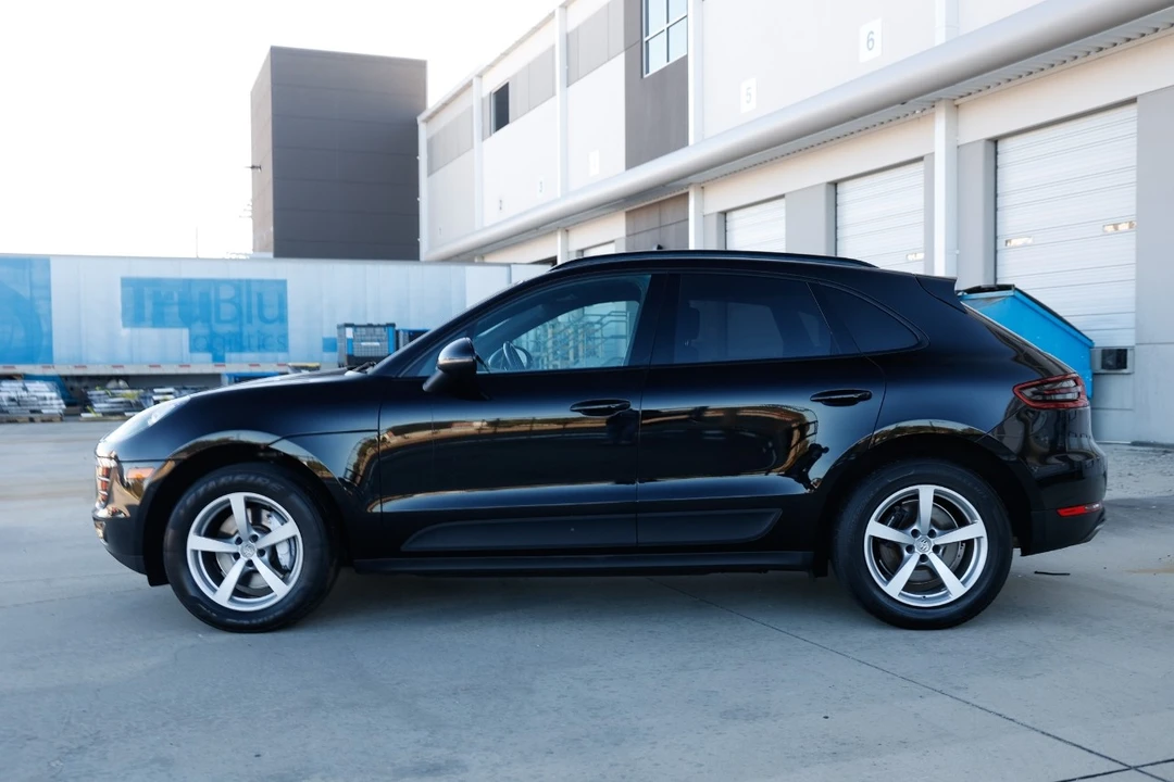 2017 Porsche Macan - Image 2 of 12
