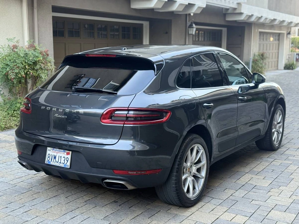 2017 Porsche Macan - Image 5 of 12