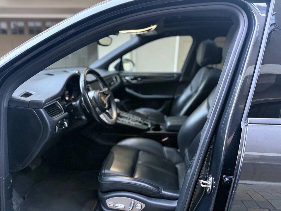 2017 Porsche Macan - Image 6 of 12