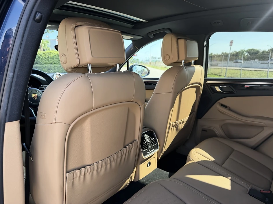 2017 Porsche Macan - Image 10 of 26