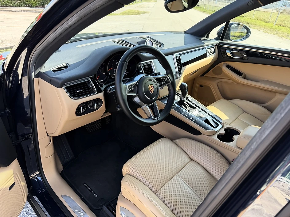 2017 Porsche Macan - Image 11 of 26