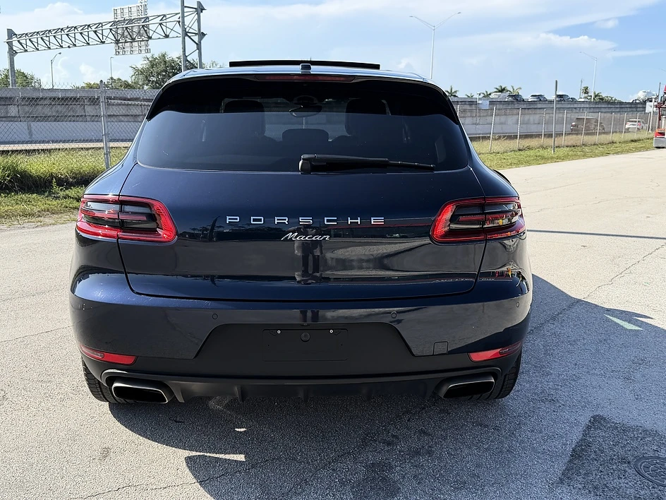 2017 Porsche Macan - Image 13 of 26