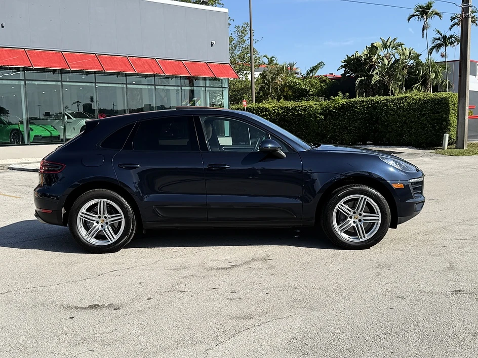 2017 Porsche Macan - Image 9 of 26