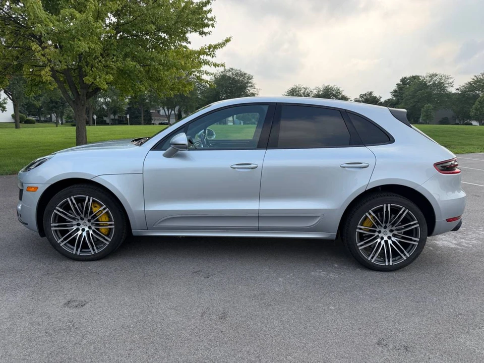 2017 Porsche Macan Turbo - Image 2 of 23