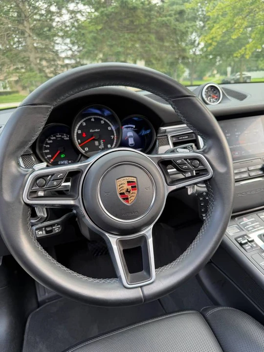 2017 Porsche Macan Turbo - Image 15 of 23
