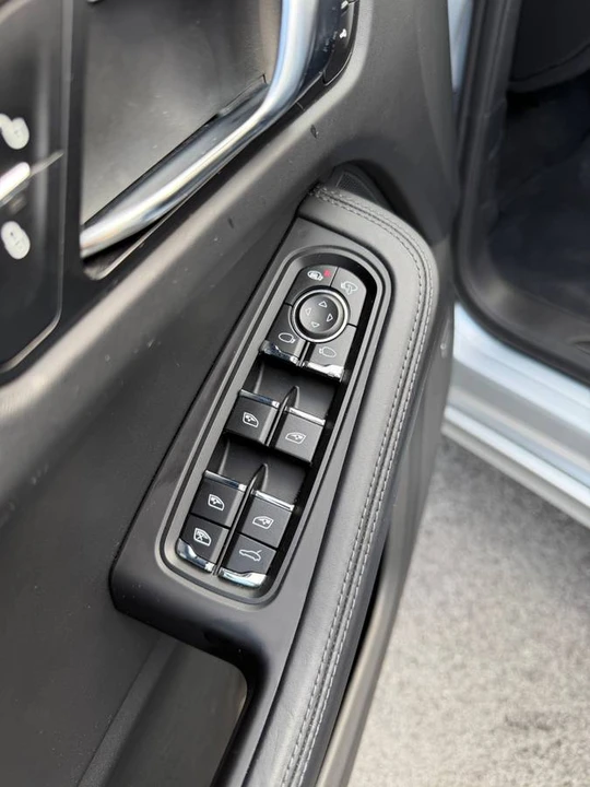 2017 Porsche Macan Turbo - Image 13 of 23
