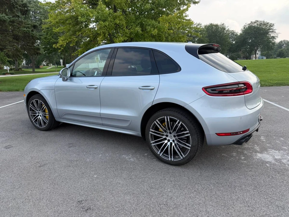 2017 Porsche Macan Turbo - Image 3 of 23