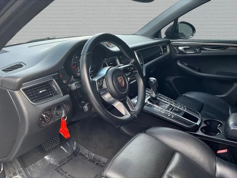 2017 Porsche Macan - Image 7 of 8