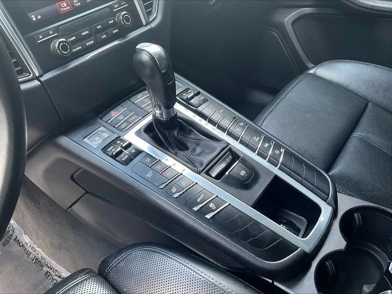 2017 Porsche Macan - Image 8 of 8
