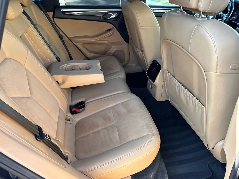 2017 Porsche Macan - Image 11 of 20