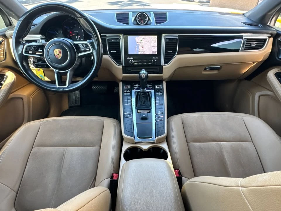 2017 Porsche Macan - Image 12 of 20