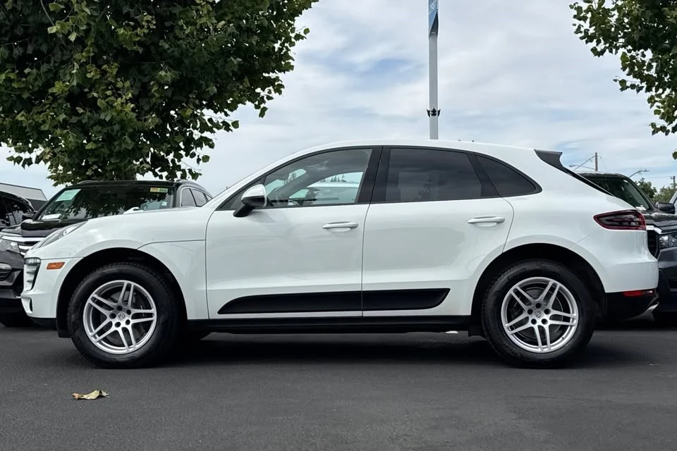 2017 Porsche Macan - Image 17 of 17