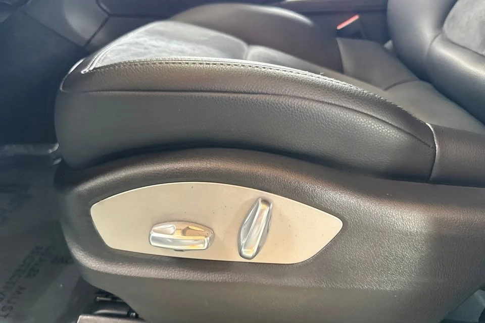 2017 Porsche Macan - Image 10 of 17