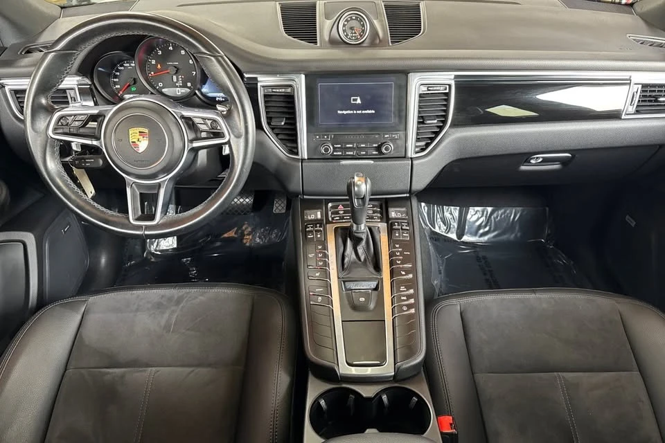 2017 Porsche Macan - Image 9 of 17