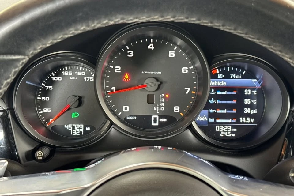 2017 Porsche Macan - Image 2 of 17