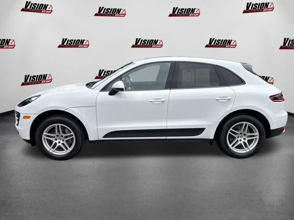 2017 Porsche Macan - Image 7 of 10