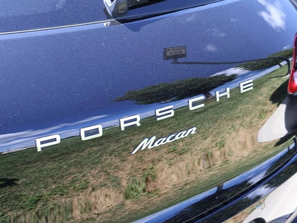 2017 Porsche Macan - Image 15 of 17