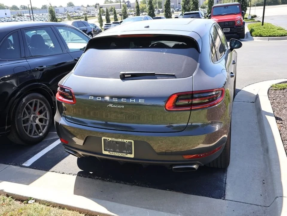 2017 Porsche Macan - Image 11 of 20