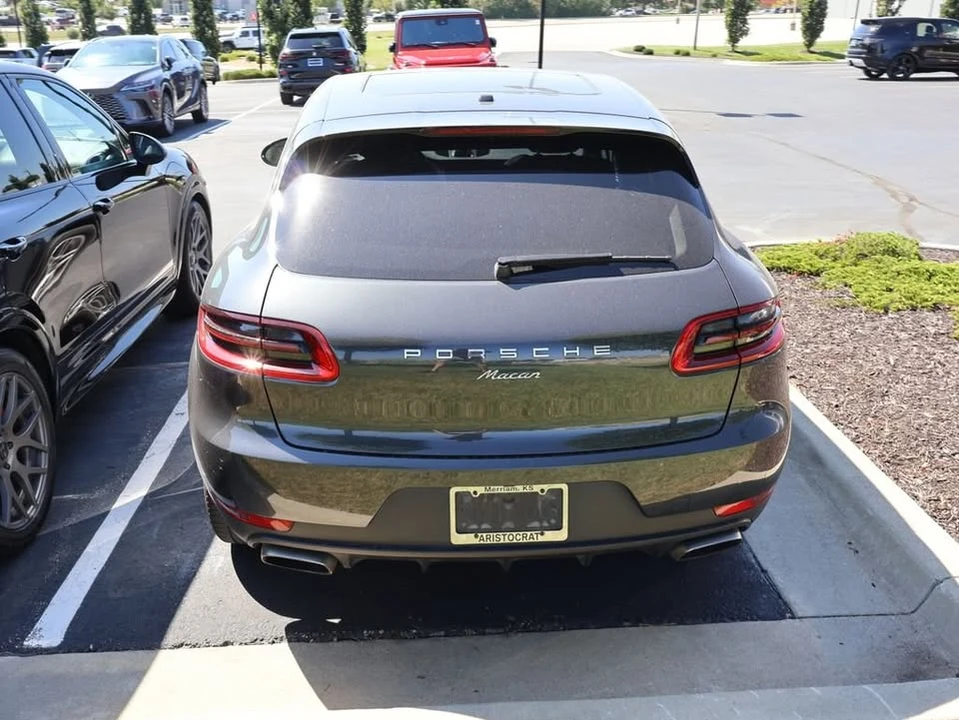 2017 Porsche Macan - Image 12 of 20