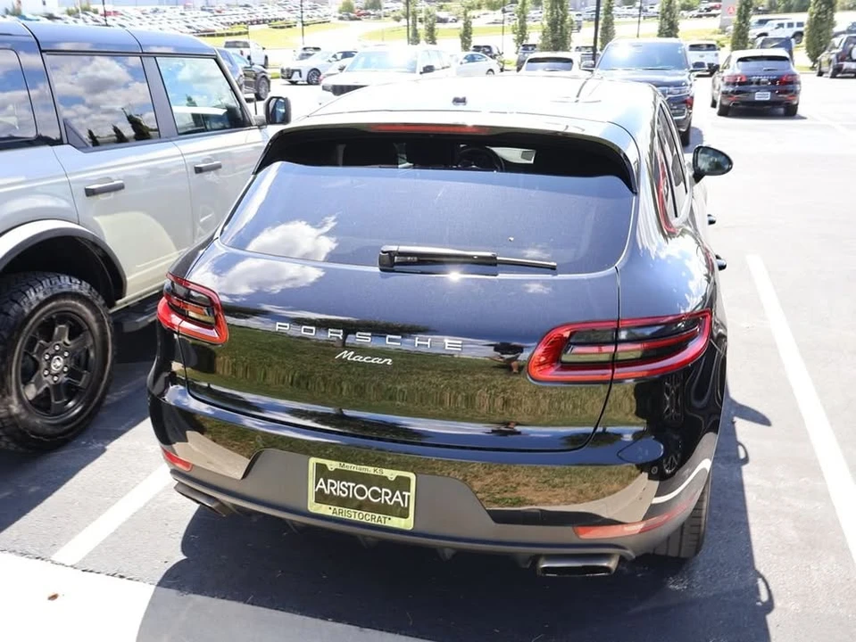 2017 Porsche Macan - Image 11 of 17