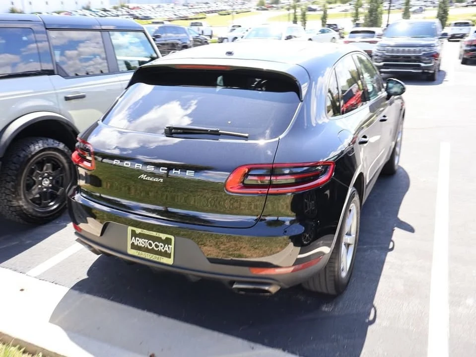 2017 Porsche Macan - Image 10 of 17