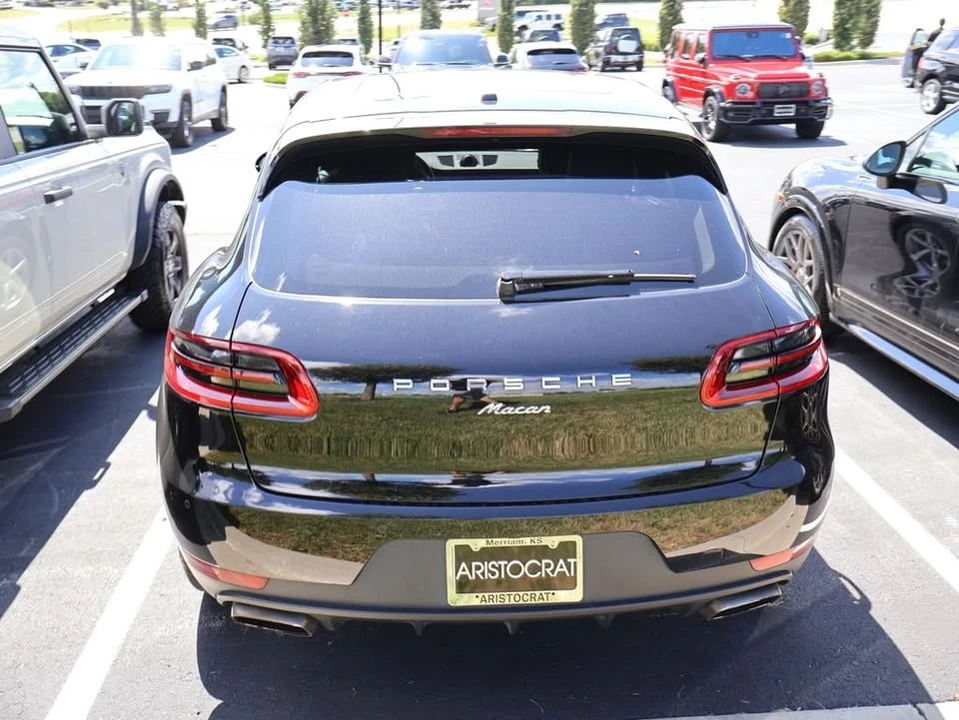 2017 Porsche Macan - Image 12 of 17