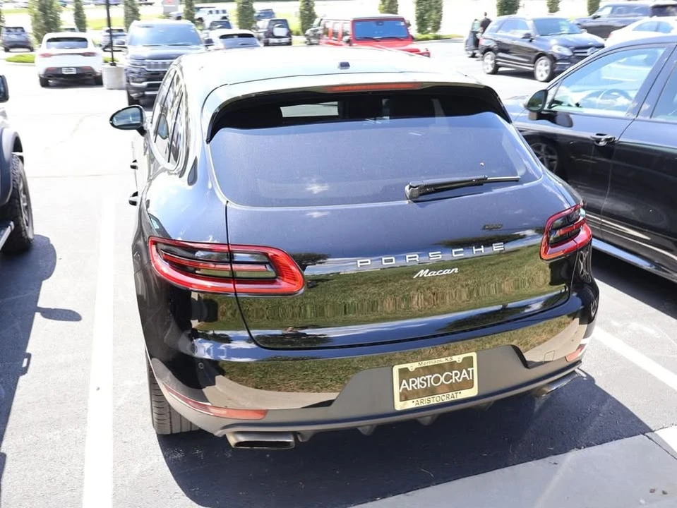 2017 Porsche Macan - Image 13 of 17