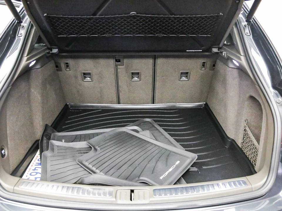 2017 Porsche Macan - Image 30 of 31