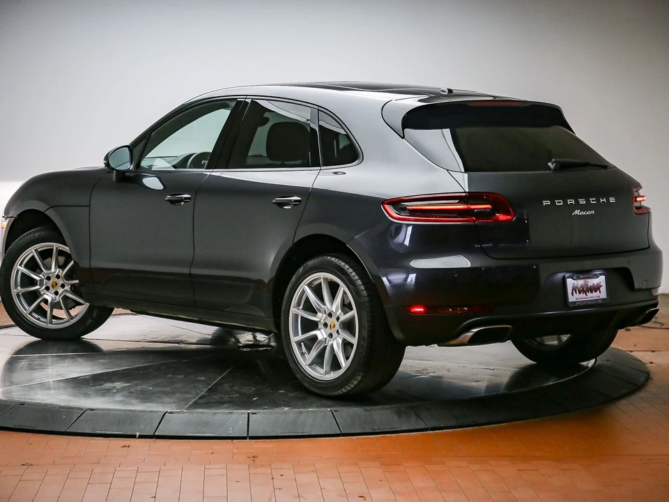 2017 Porsche Macan - Image 5 of 31