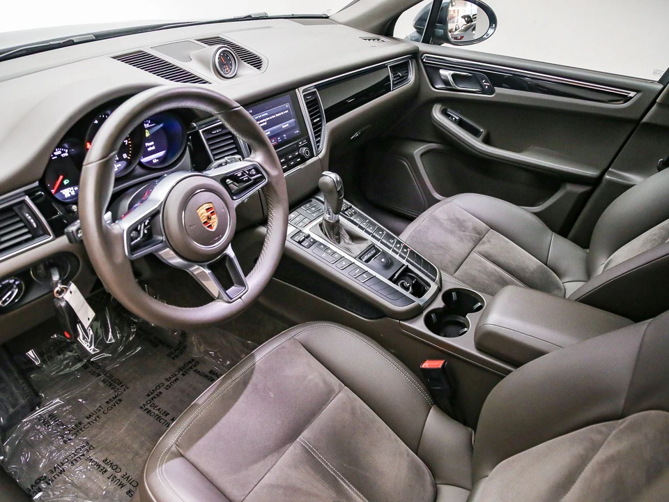 2017 Porsche Macan - Image 3 of 31