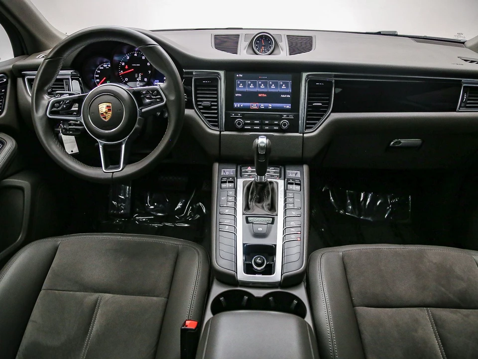 2017 Porsche Macan - Image 15 of 31