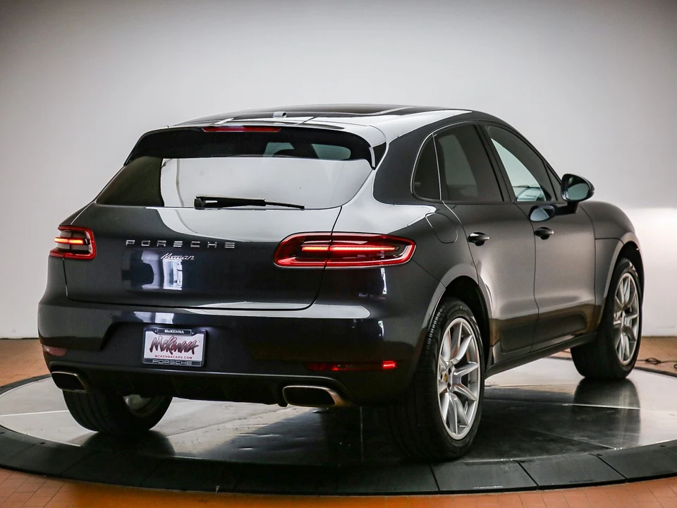 2017 Porsche Macan - Image 7 of 31