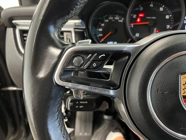 2017 Porsche Macan - Image 25 of 30