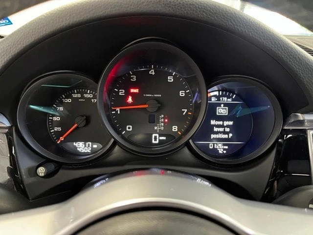 2017 Porsche Macan - Image 26 of 30