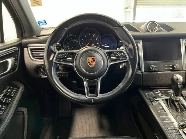 2017 Porsche Macan - Image 21 of 30