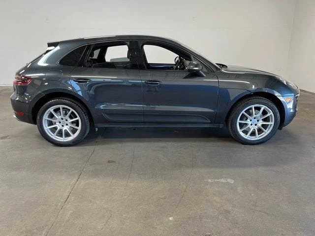 2017 Porsche Macan - Image 2 of 30